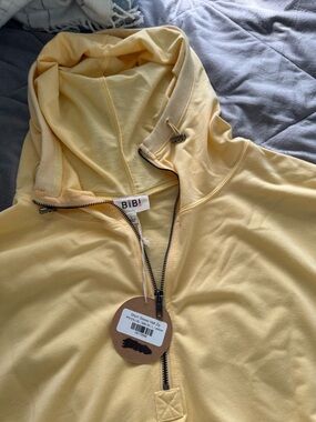 BiBi Pale Yellow Half-Zip Short Sleeve Hooded Pullover